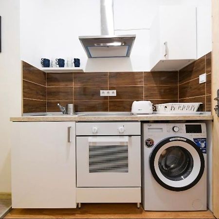 1 Bedroom Flat In Nyar Str., Central بودابست المظهر الخارجي الصورة