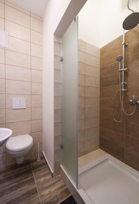 1 Bedroom Flat In Nyar Str., Central بودابست المظهر الخارجي الصورة