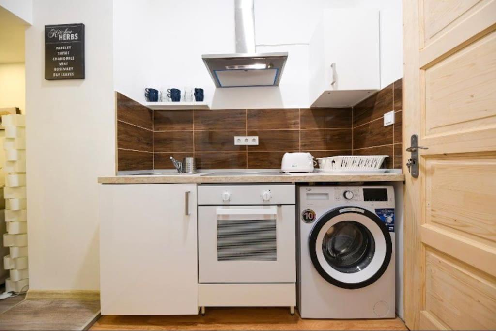 1 Bedroom Flat In Nyar Str., Central بودابست المظهر الخارجي الصورة