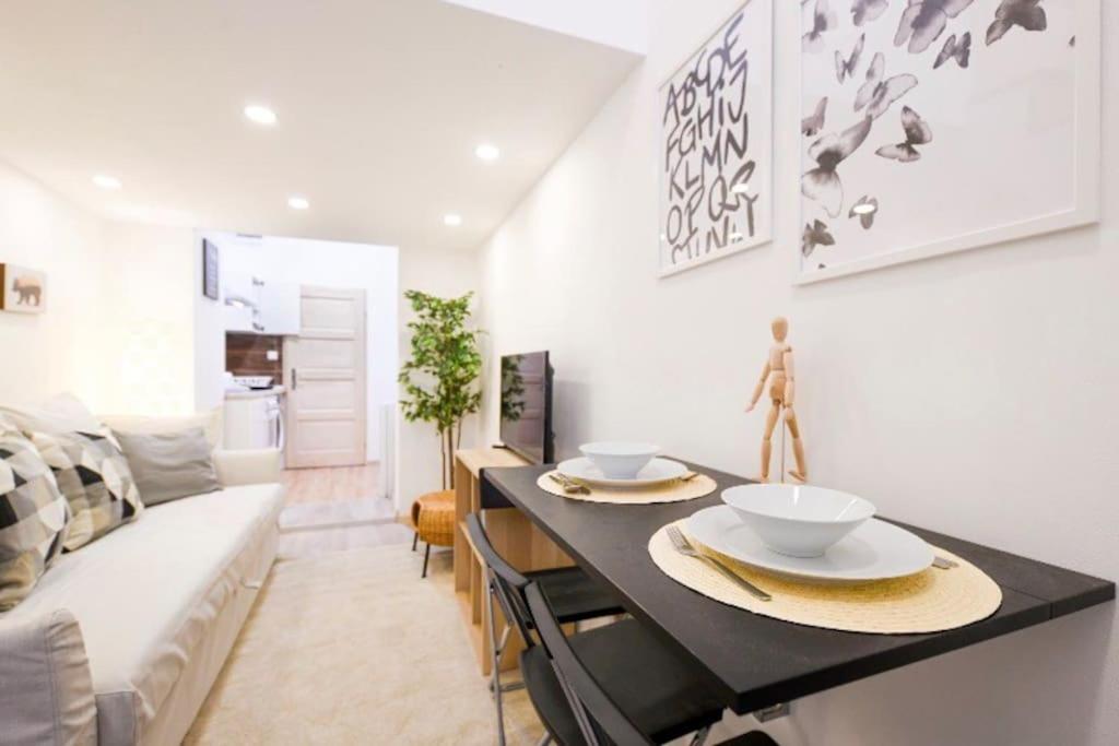 1 Bedroom Flat In Nyar Str., Central بودابست المظهر الخارجي الصورة