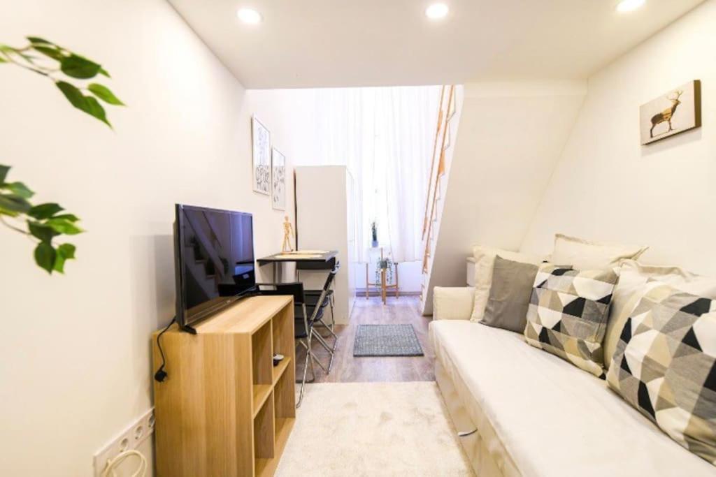 1 Bedroom Flat In Nyar Str., Central بودابست المظهر الخارجي الصورة