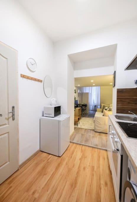 1 Bedroom Flat In Nyar Str., Central بودابست المظهر الخارجي الصورة