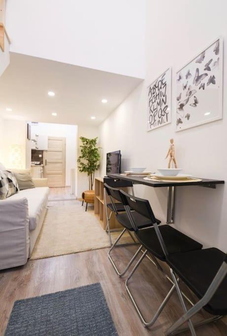 1 Bedroom Flat In Nyar Str., Central بودابست المظهر الخارجي الصورة